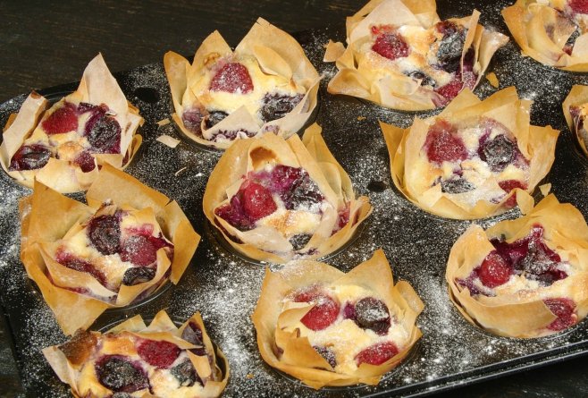 Mini cheesecake rapid - Desertul delicios cu brânză și fructe
