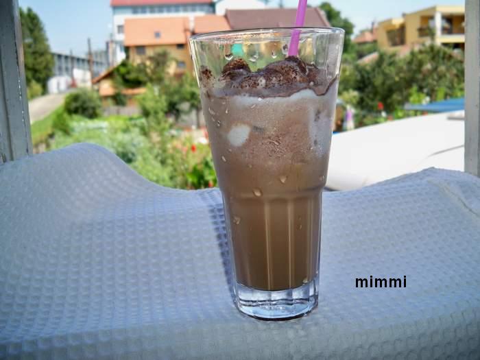 Ice coffe cu inghetata