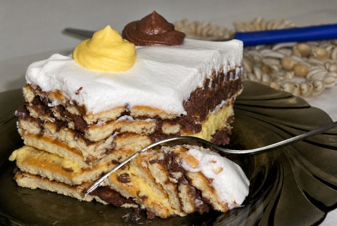 Desert tort de biscuiti