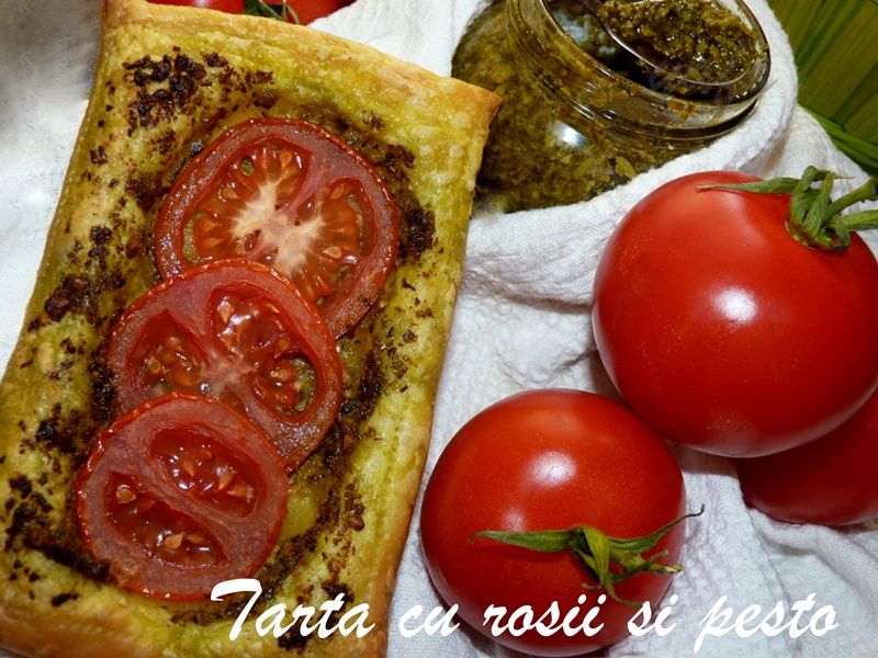 Tarte cu pesto si rosii