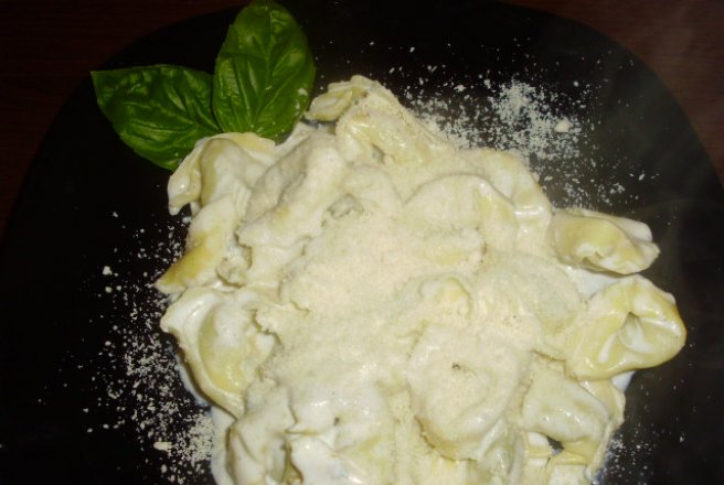 Tortellini cu sos de smantana si gorgonzola