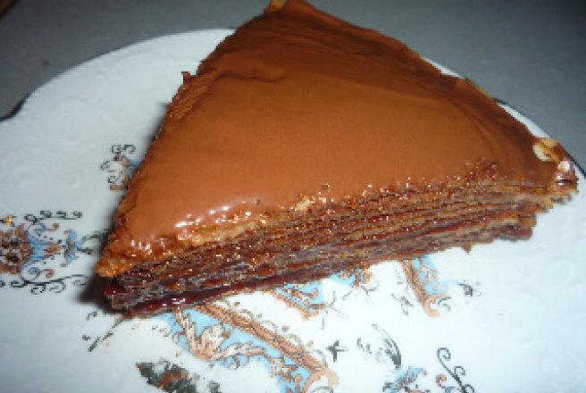 Tort de clatite cu nutella