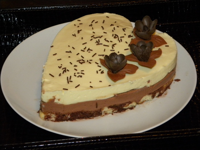 Tort mousse de ciocolata