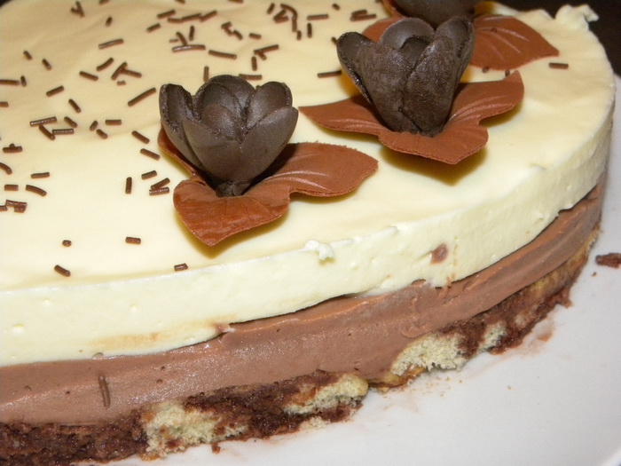 Tort mousse de ciocolata