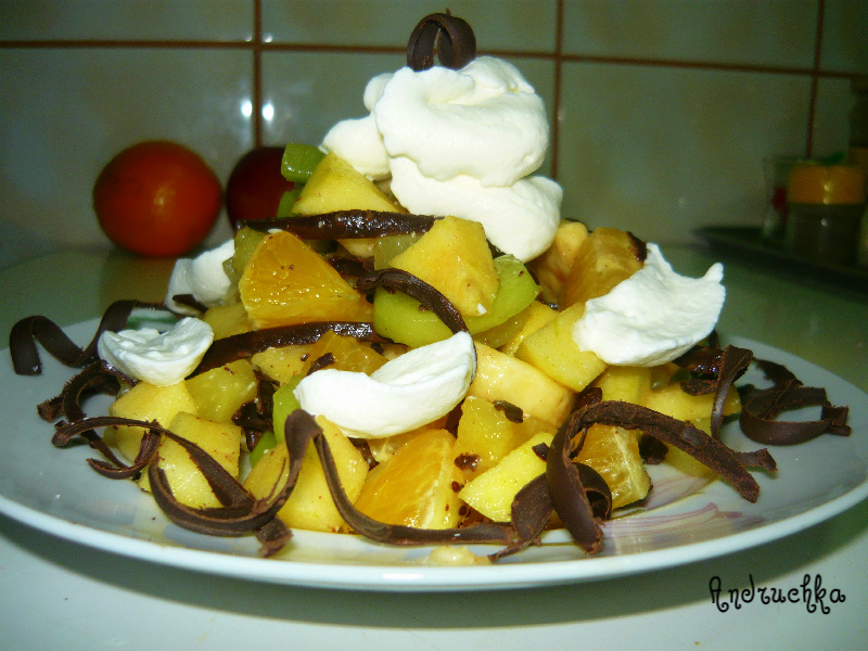 Salata de fructe cu ciocolata