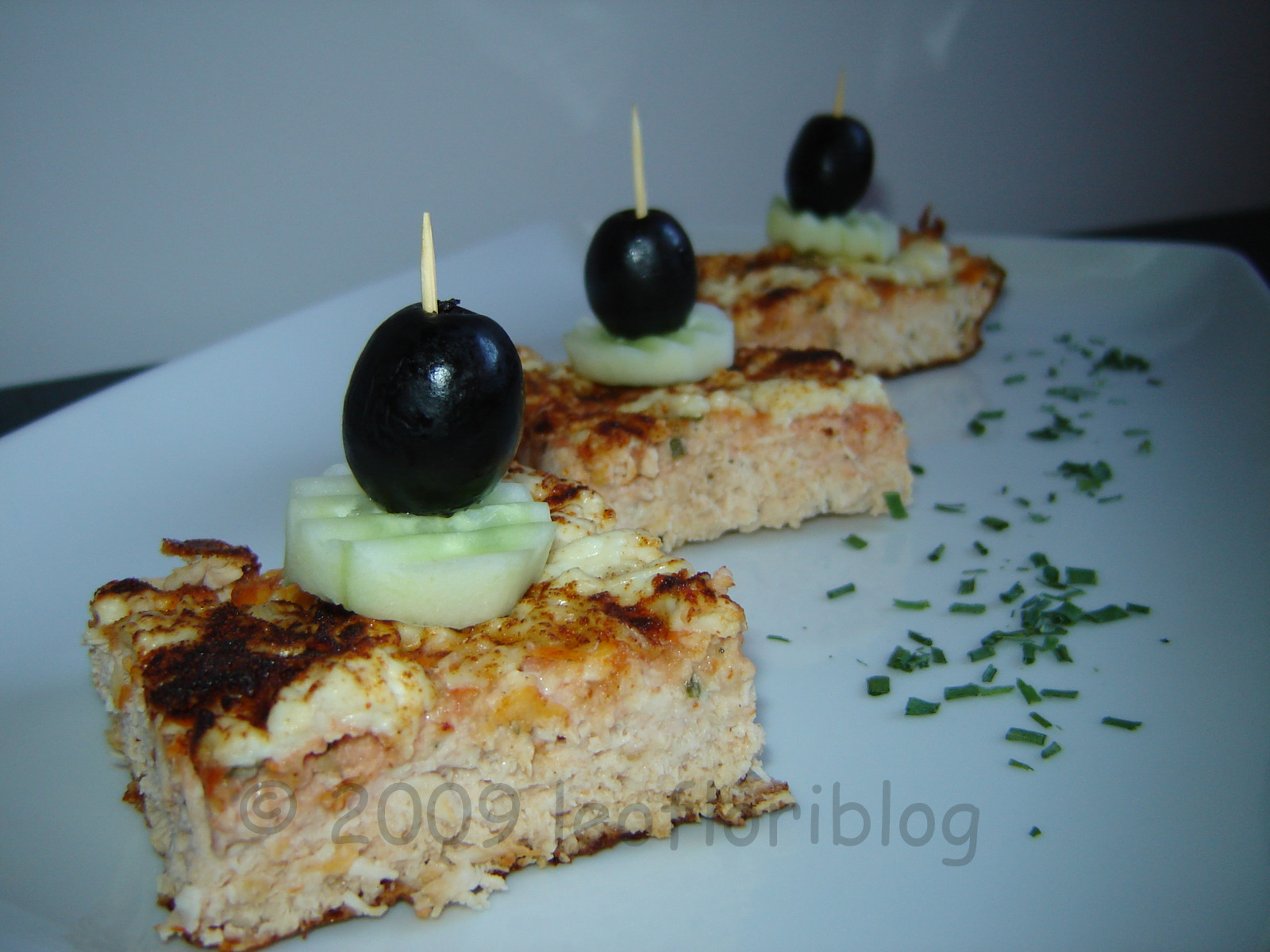 Cuburi de quiche de pui