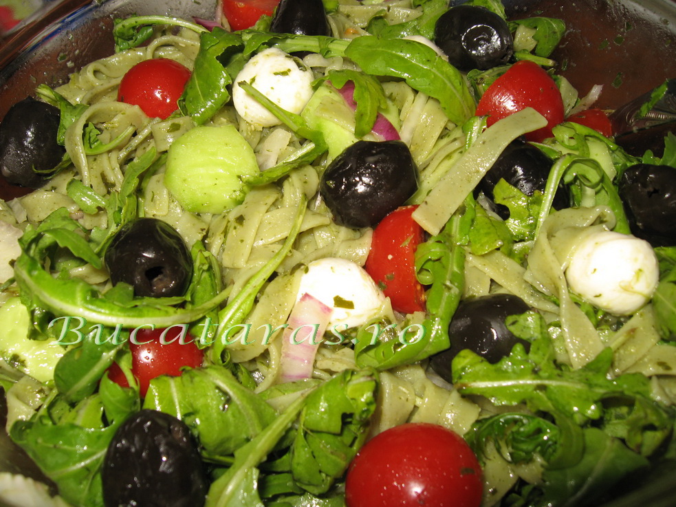 Salata cu tagliatelle in stil italienesc