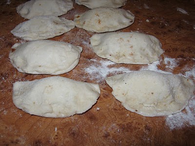 Cornuleţe (Semilune) cu gem, nucă si nucă de cocos