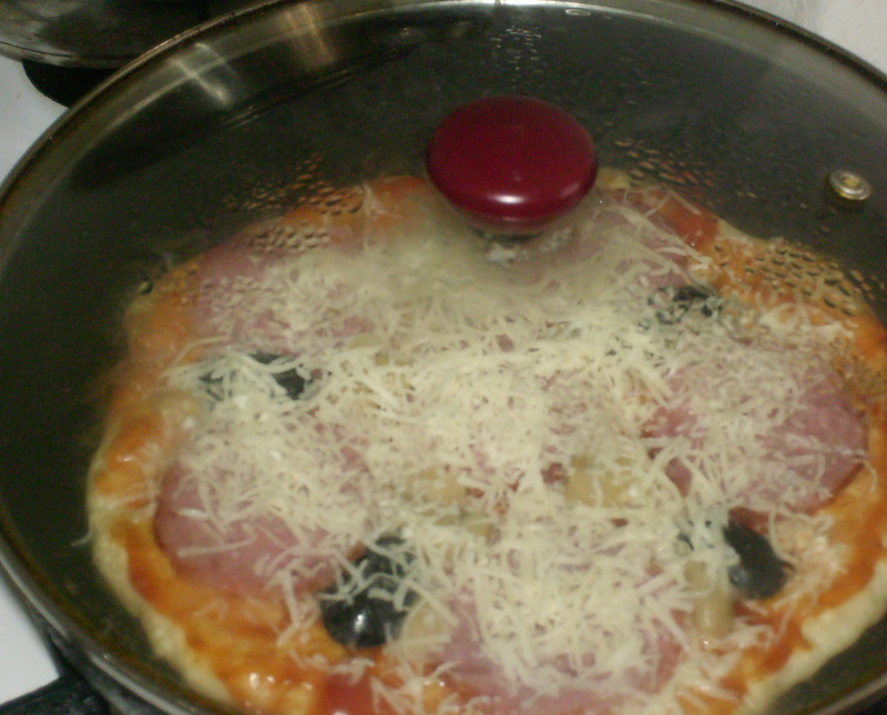 Pizza la tigaie ( in 8 minute!!!!)