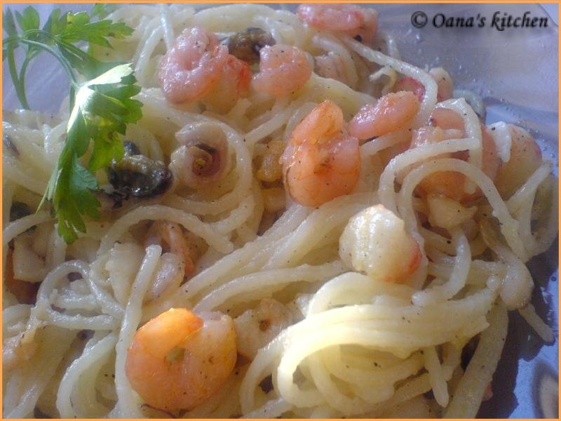 SPAGHETE CU FRUCTE DE MARE