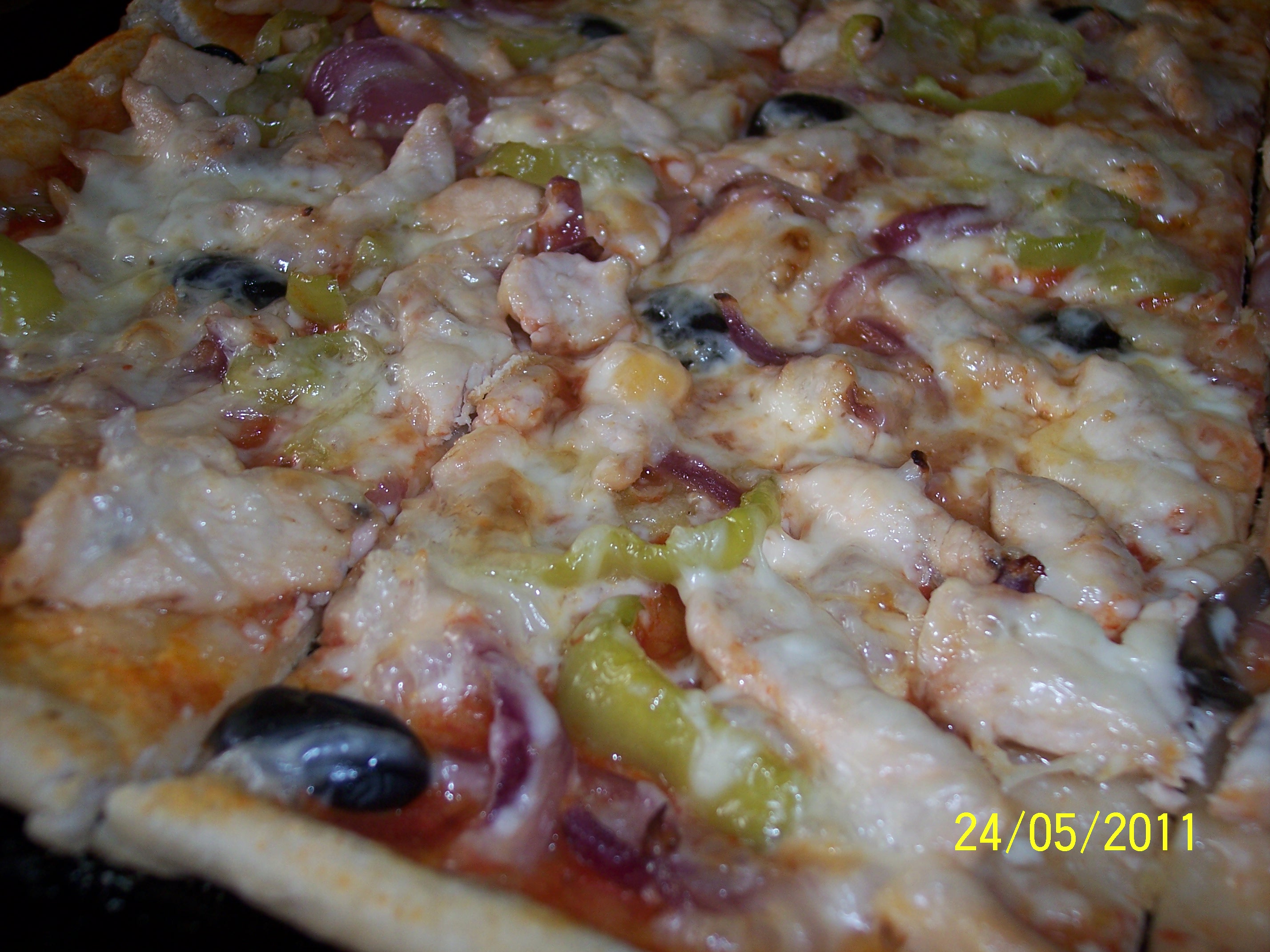 Pizza cu piept de pui