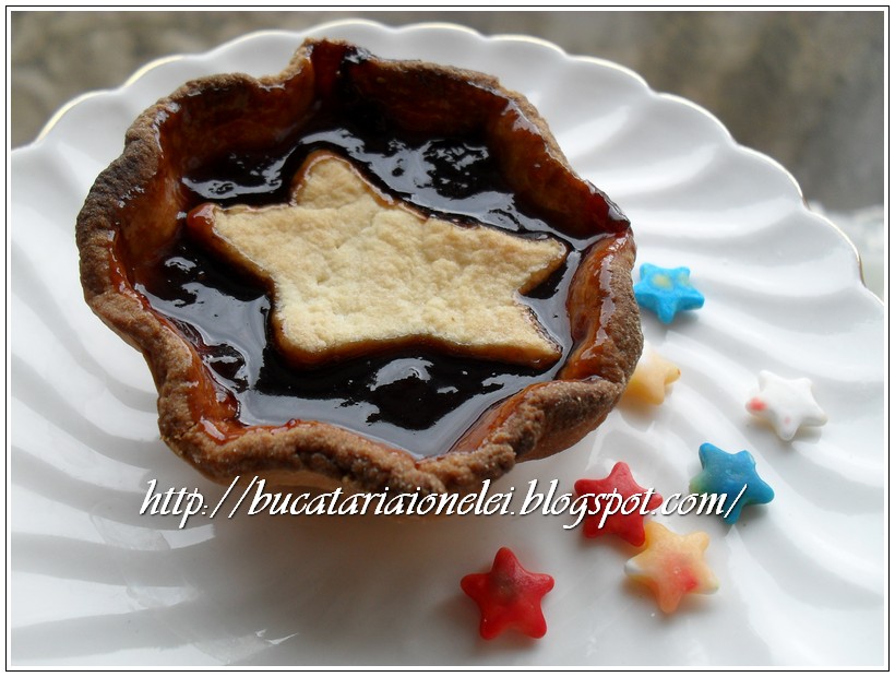 Mini - tarte cu dulceata de capsune