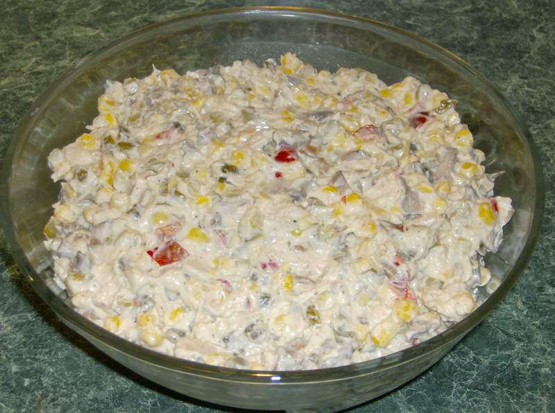 Salata de piept de pui cu ciuperci si porumb