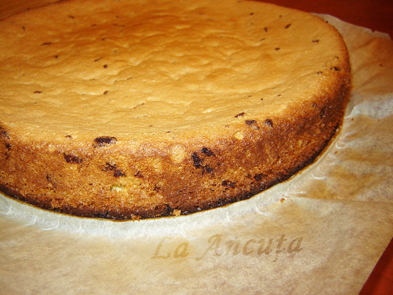 Tort cu crema dubla de ciocolata