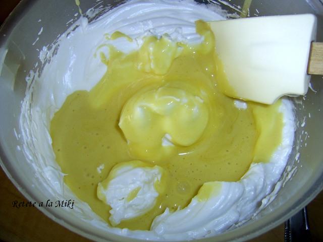 Tort cu crema de sampanie