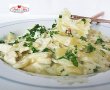 Farfalle cu pui in sos alb-0