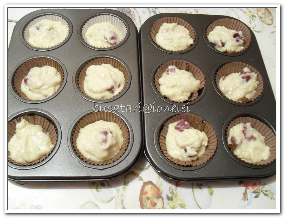 Muffins cu visine