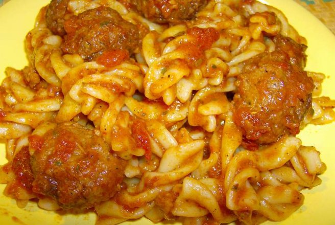 Fusilli cu bilute de carne tocata