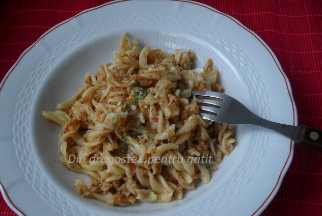 Fusilli bolognese cu soia