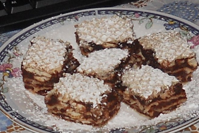 Foi de napolitana cu crema de biscuiti