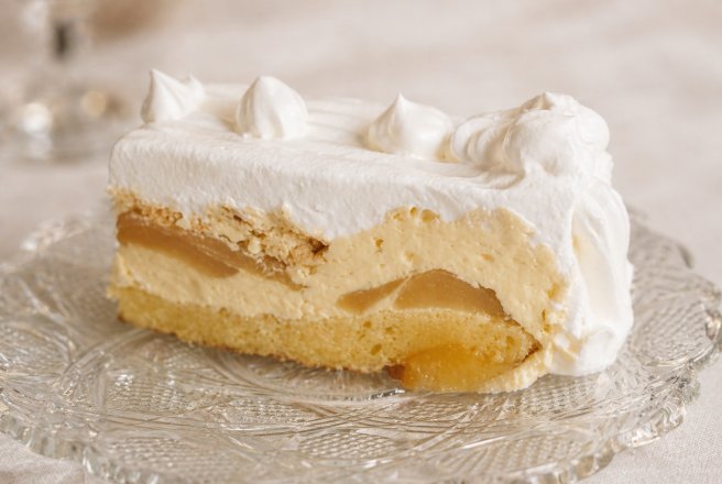 Tort cu mere si crema de zahar ars