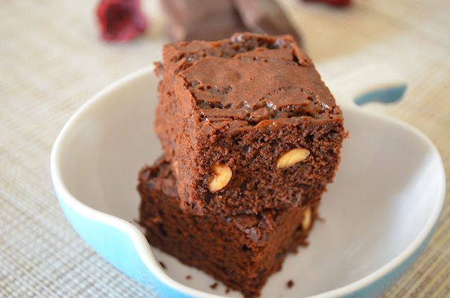 Peanut caramel brownies