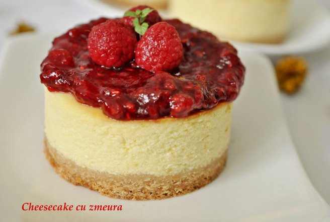 Cheesecake cu zmeura