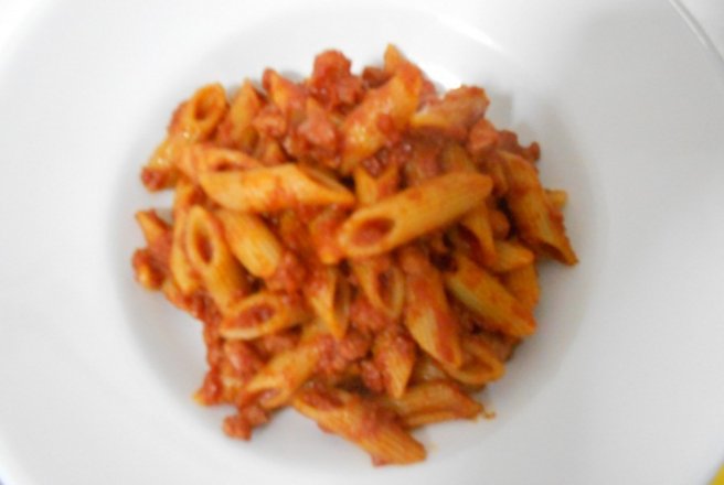 Penne con pancetta e pomodoro