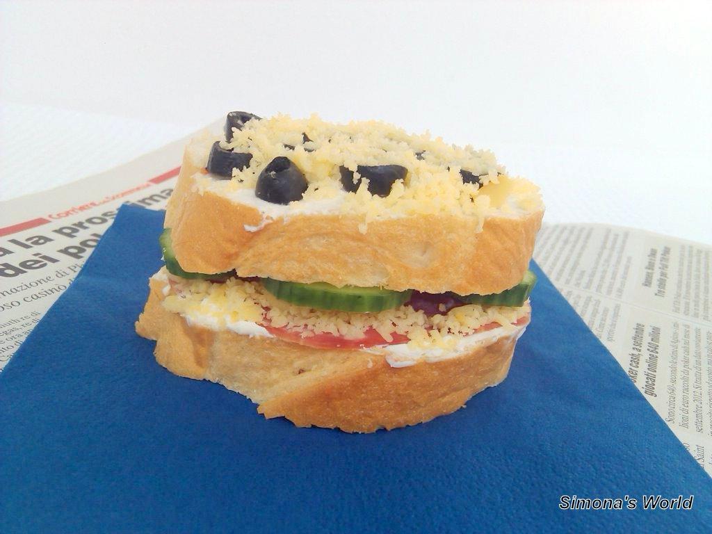 Sandwich cu de toate