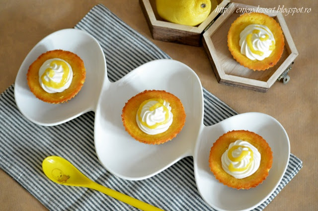 Mini lemon curd cheesecakes