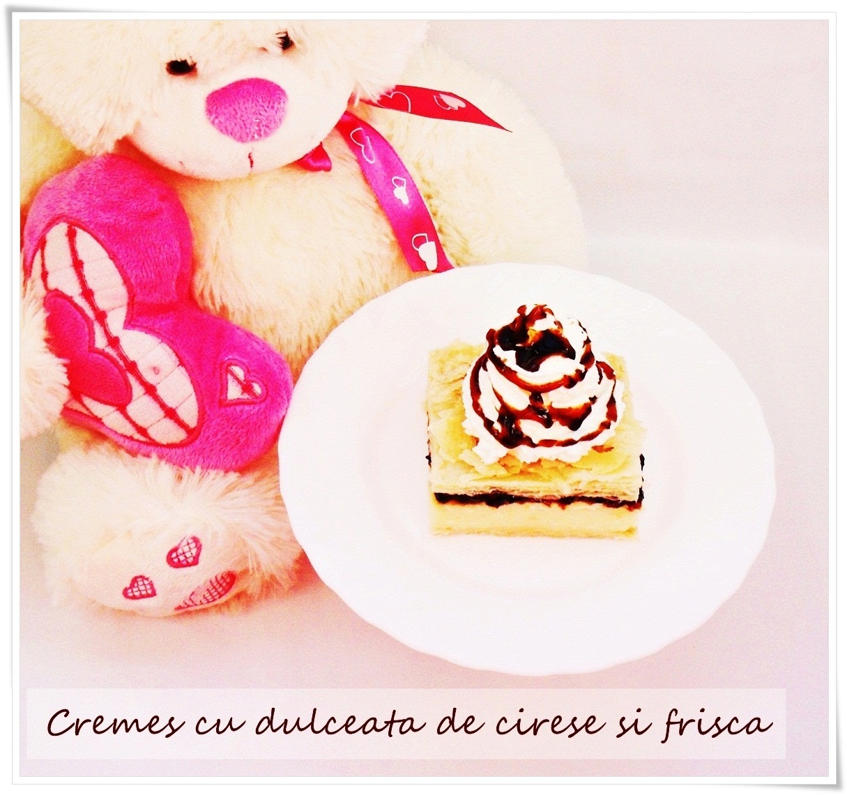 Cremes cu dulceata de cirese si frisca