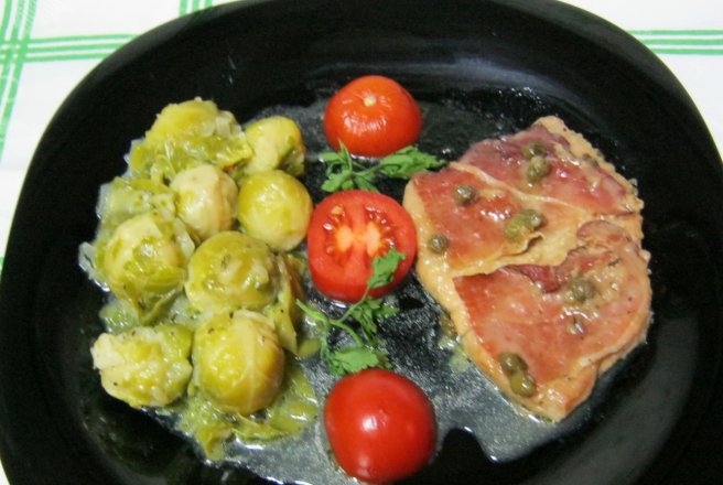 Saltimbocca cu capere si verzisoare de Bruxelles