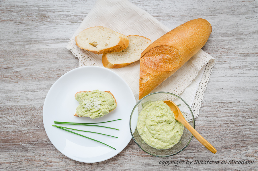 Crema avocado cu parmezan