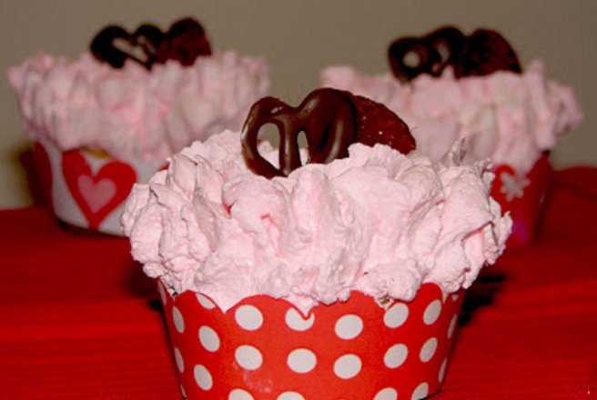 Vanilla Cupcakes with Rasberry frosting