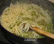 Spaghetti cu praz, mazare si pesto-2