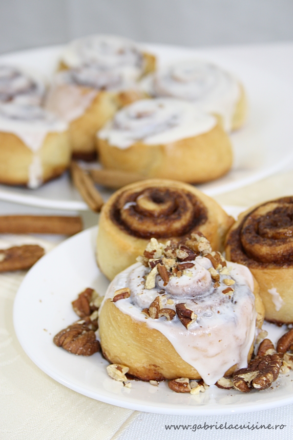 Cinnamon rolls/ Rulouri cu scortisoara