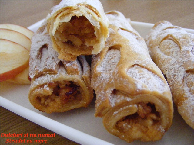 Strudel cu mere