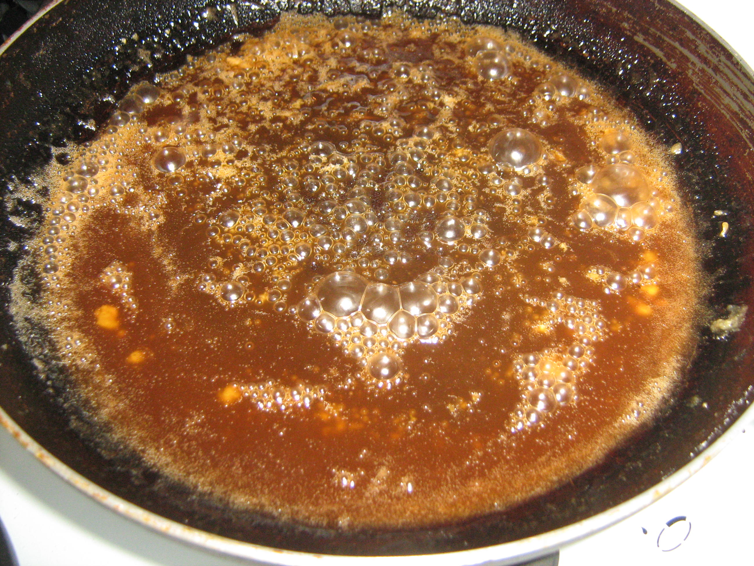 Mere caramelizate in aluat