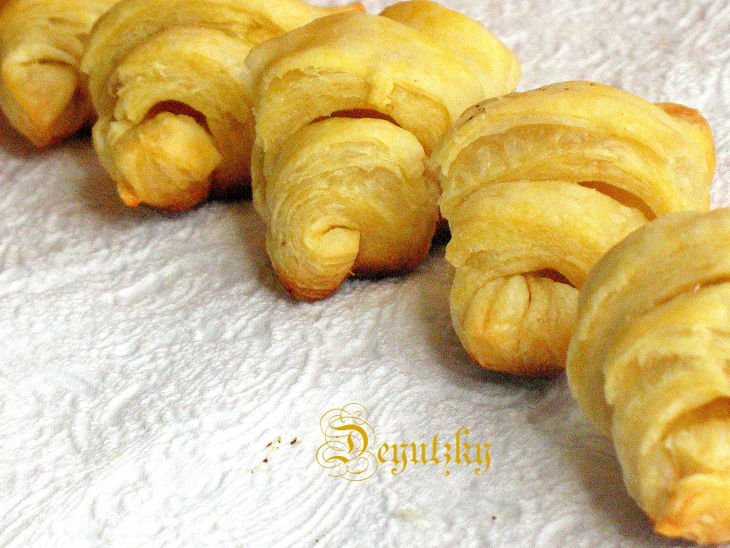 Croissante cu unt