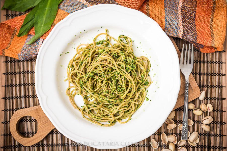 Spaghete integrale cu sos special de leurda