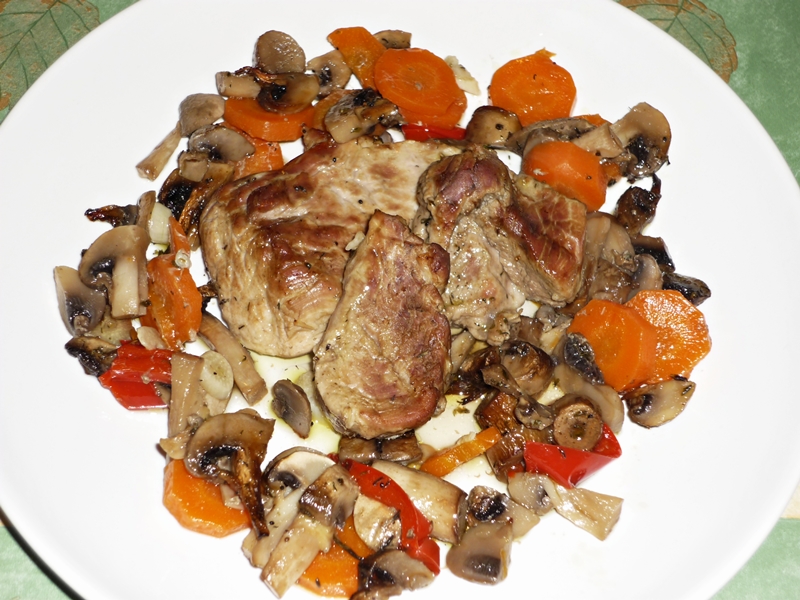 Cotlet de porc cu legume, la cuptor