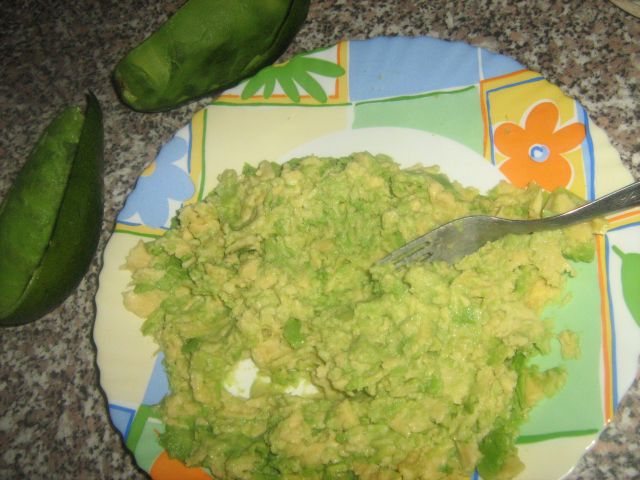 Salata de avocado