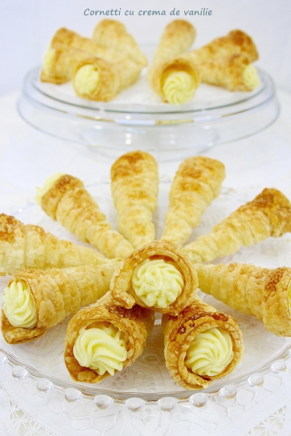 Cornetti cu crema de vanilie