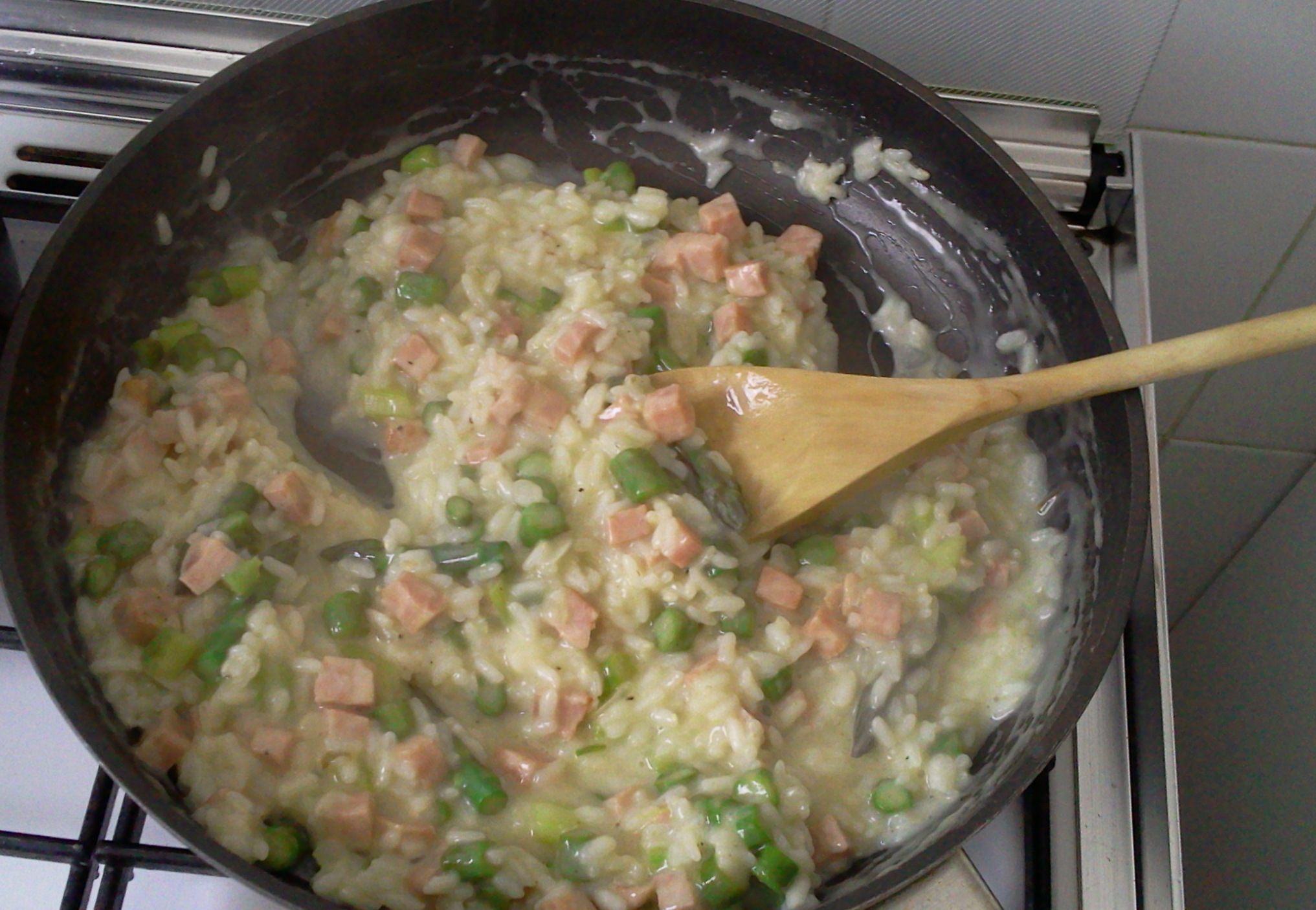 Risotto cu sparanghel verde si prosciutto cotto