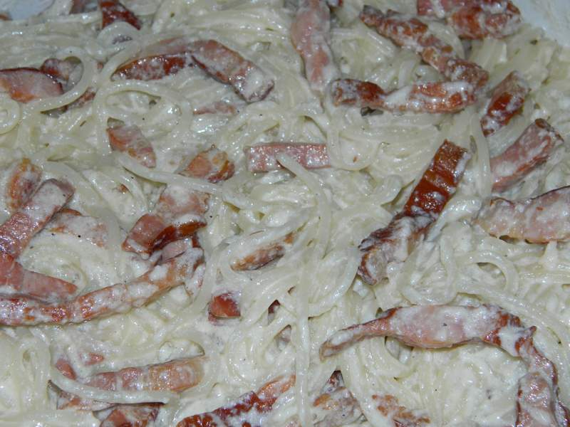 Spaghete carbonara, reţetă cu smantana