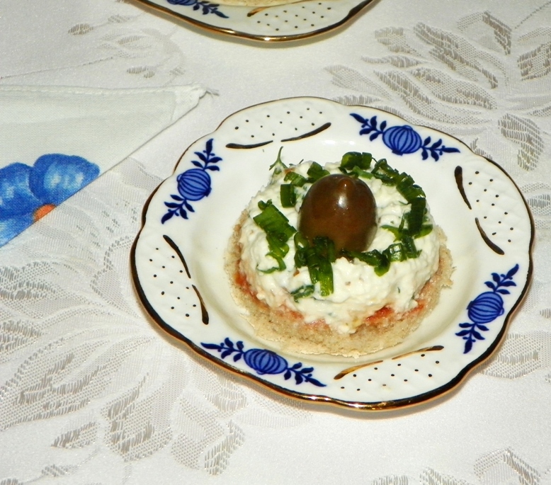 Tartine cu crema de branza cu nuca