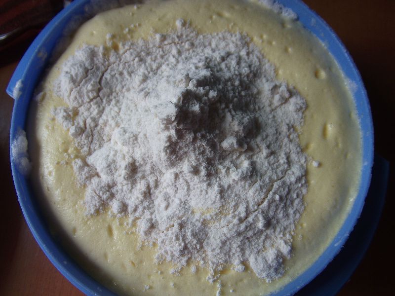 Tort cu crema de ciocolata si frisca