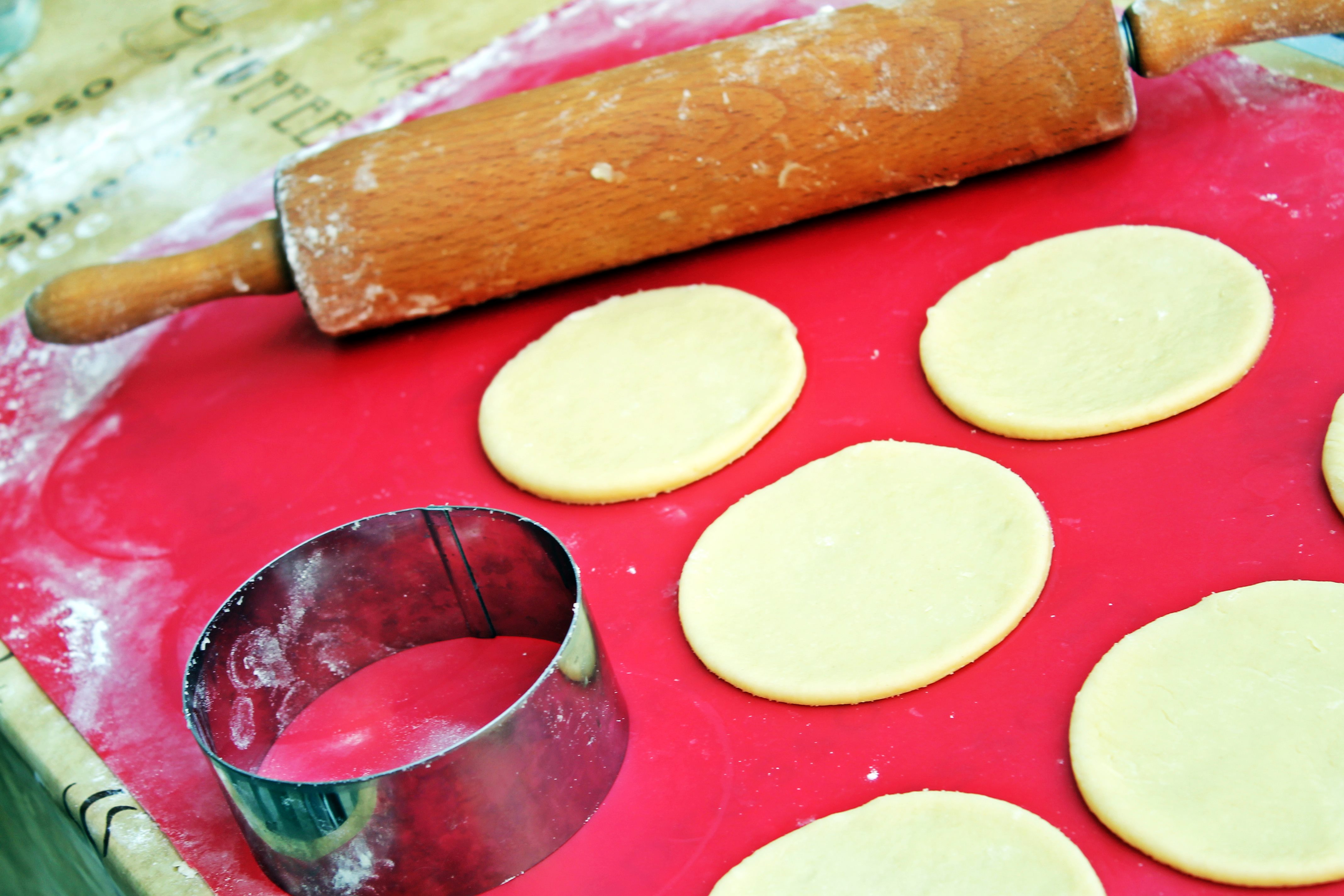 Mille-feuilles sablé cu fructe de padure