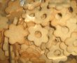 Biscuiti cu nuca si dulceata de caise-3