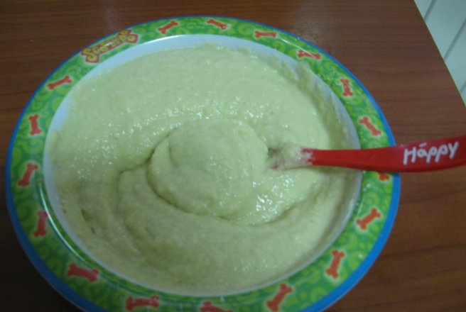 Piure de avocado cu branzica si fructe- de la 6 luni